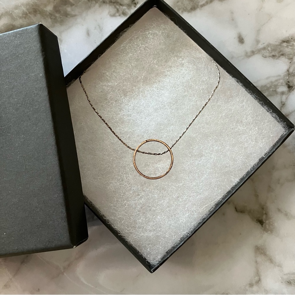 H&M Rose-gold ring-shaped metal pendant - Picture 2 of 4